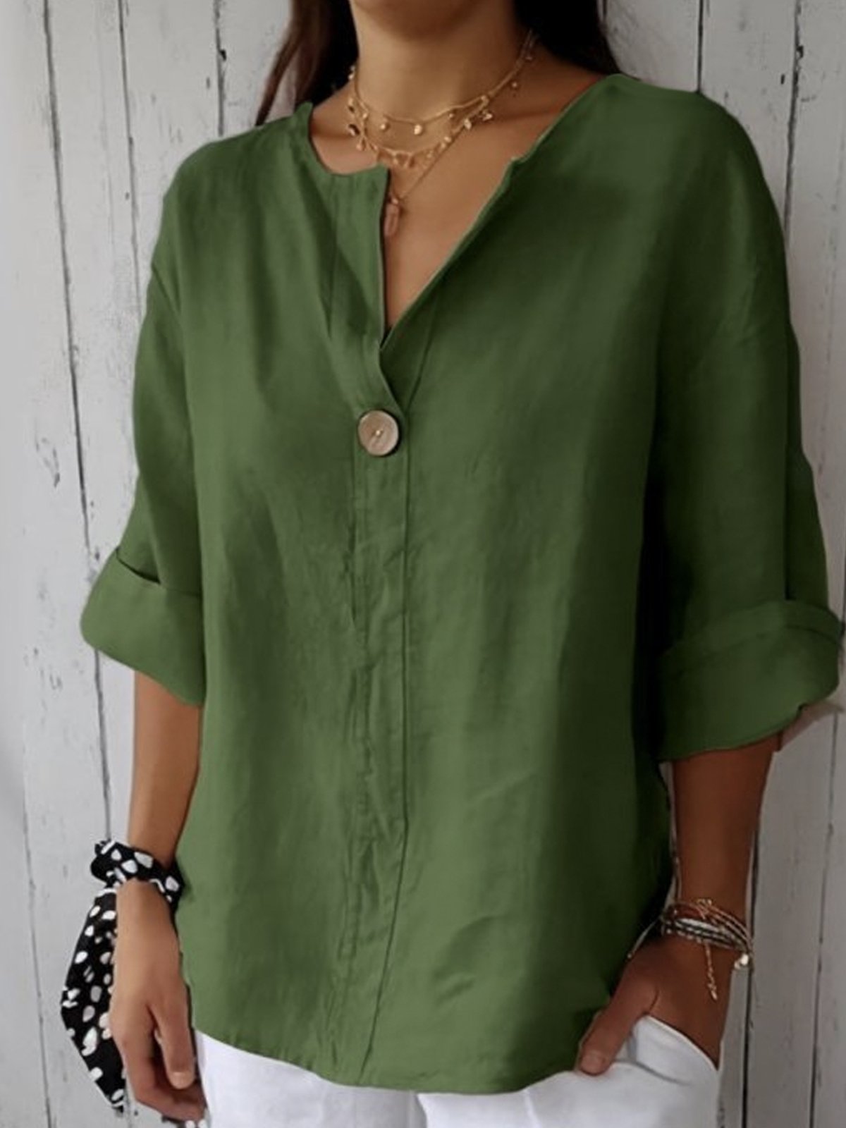 SABRINA™ | Avslappnad blus med V-ringning