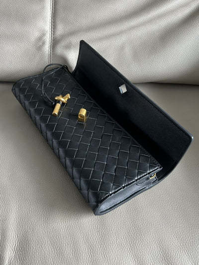 ANNE™ | Woven Clutch