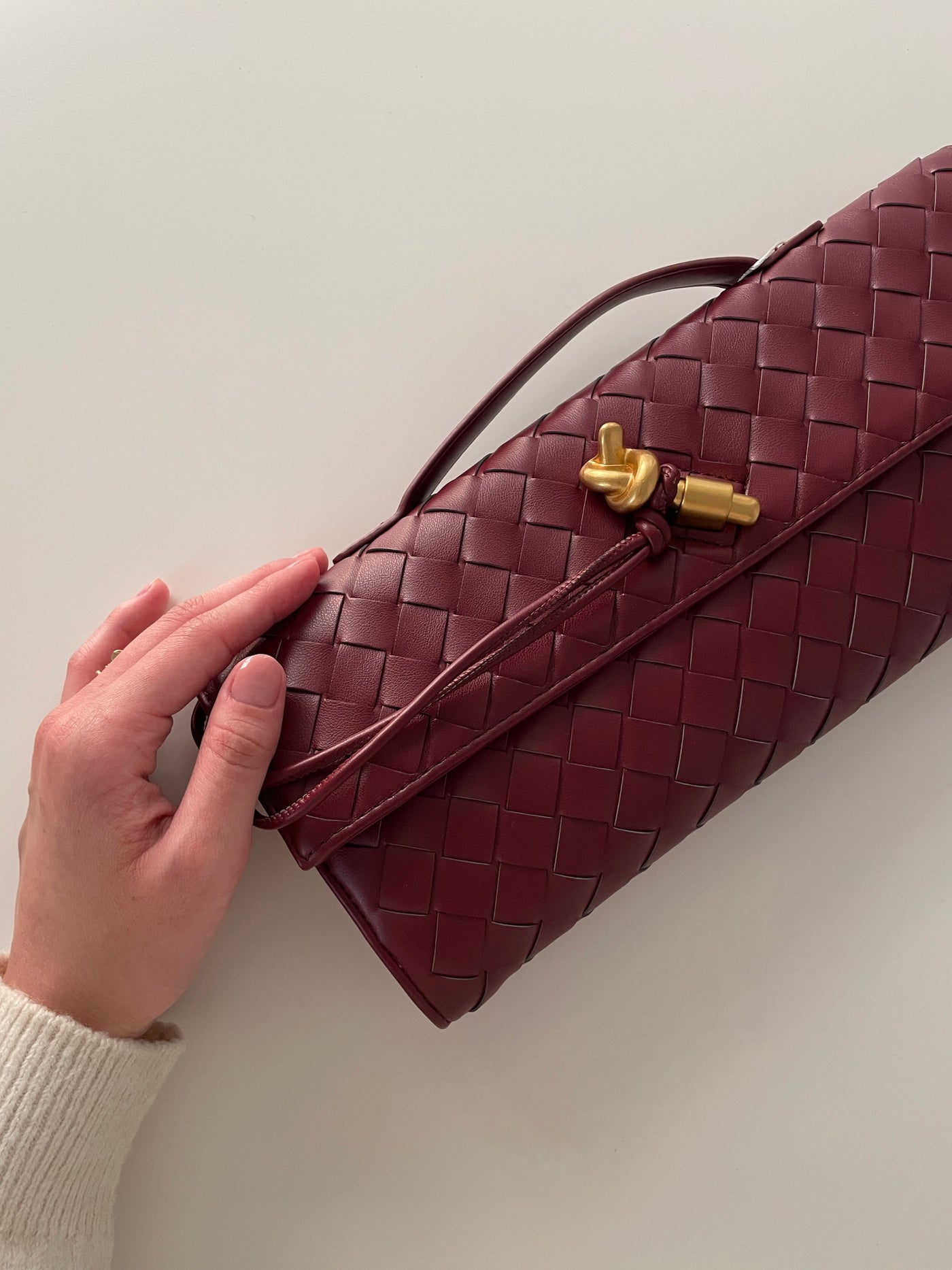 ANNE™ | Woven Clutch